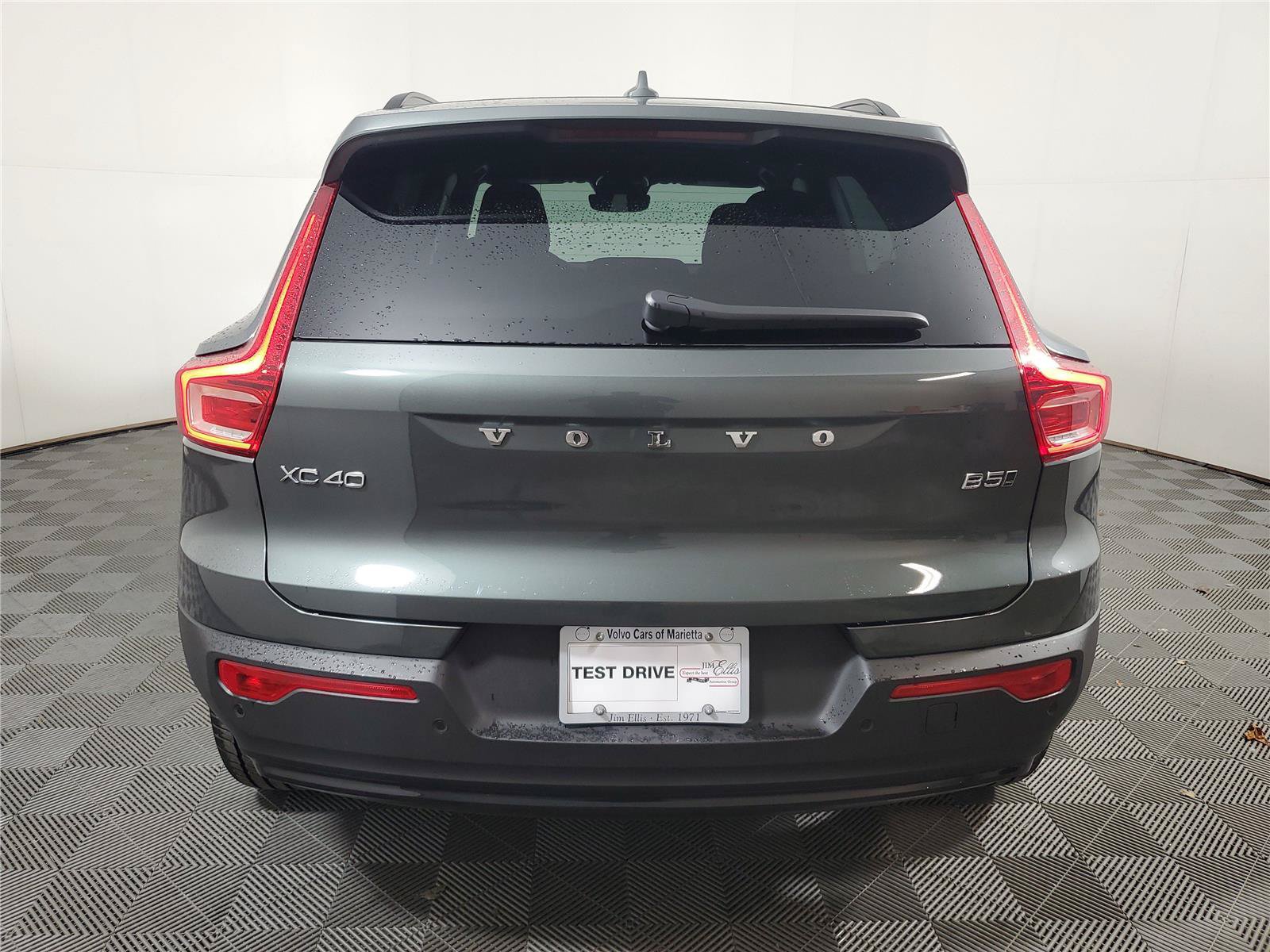 Certified 2026 Volvo XC40 B5 Core AWD/4WD image 5