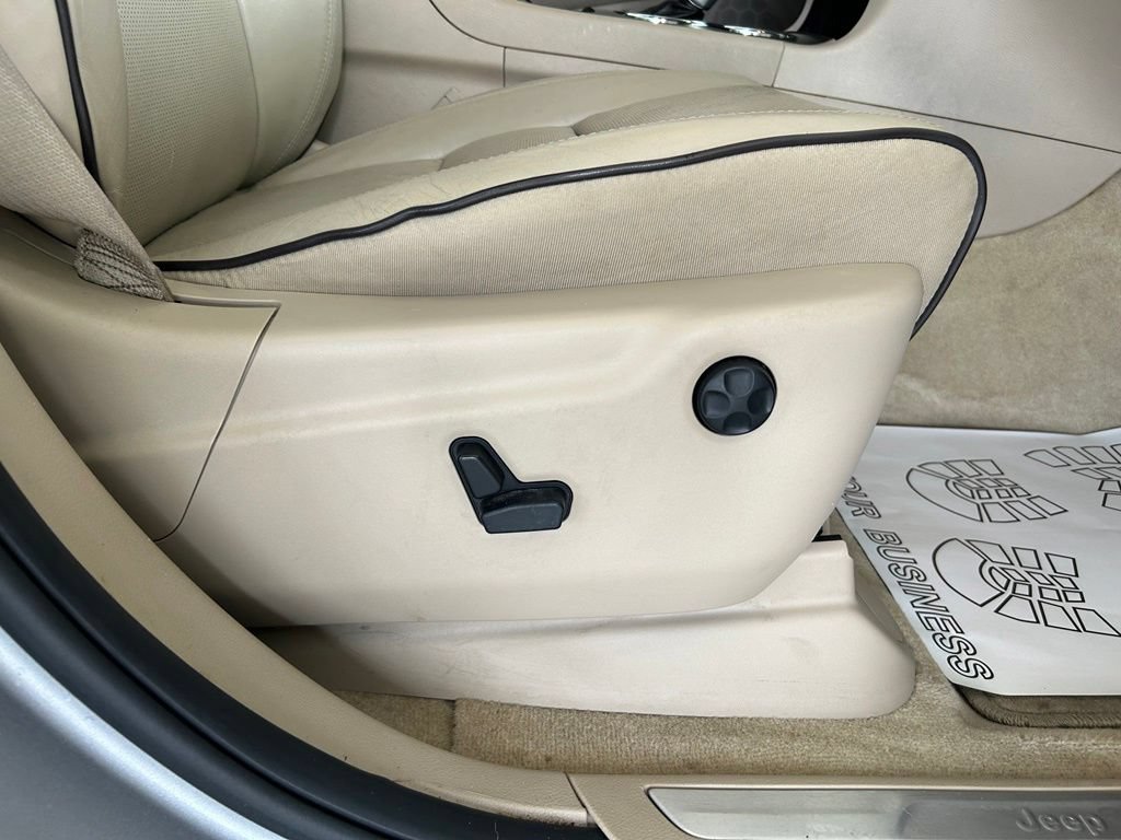 Used 2019 Jeep Grand Cherokee Overland RWD image 29