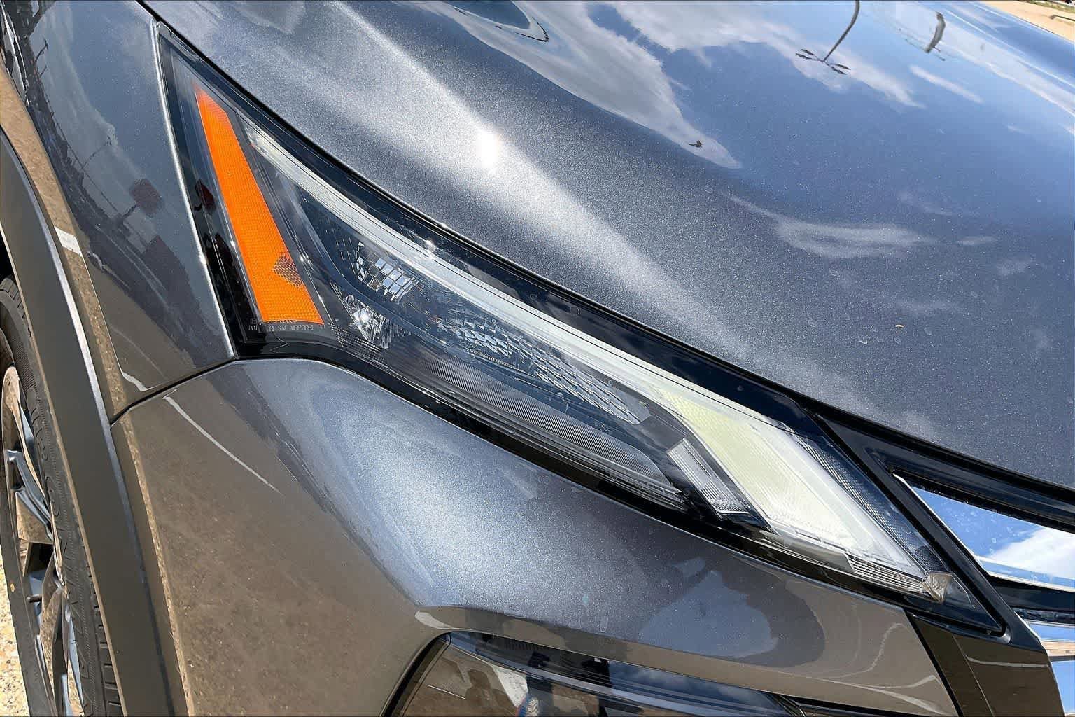 Used 2025 Nissan Rogue SV AWD/4WD image 29