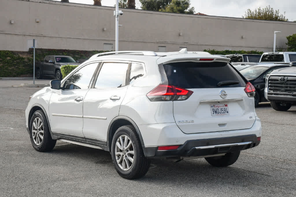 Used 2020 Nissan Rogue SV FWD image 8