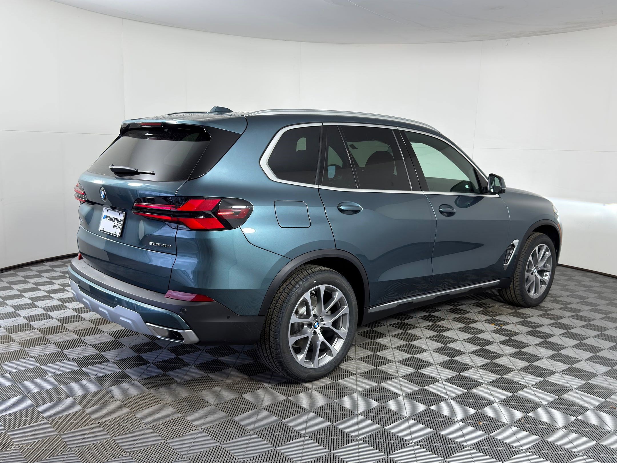 Used 2026 BMW X5 sDrive40i w/ Parking Assistance Package RWD image 8