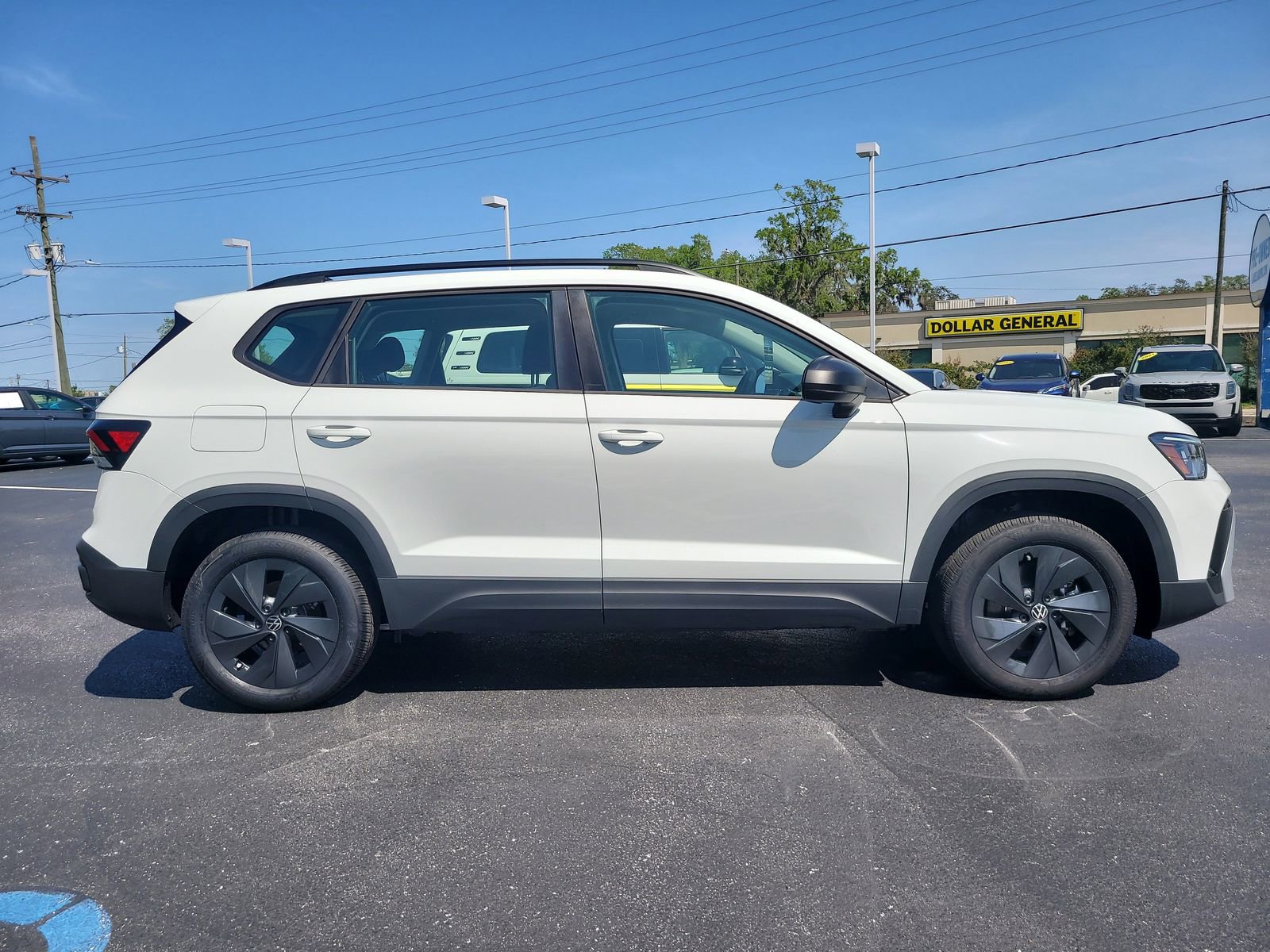 Certified 2025 Volkswagen Taos S FWD image 5