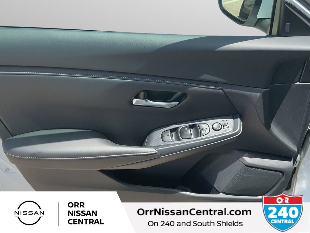 Used 2025 Nissan Sentra SV w/ All-Weather Package FWD image 16