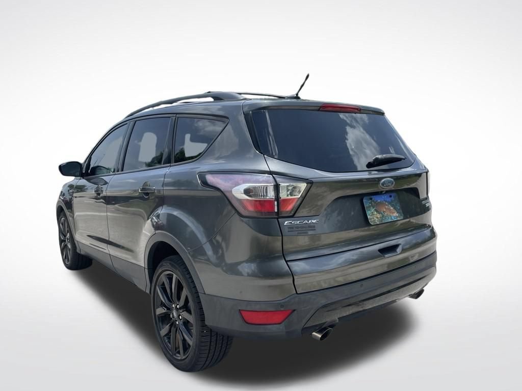 Used 2017 Ford Escape Titanium FWD image 5