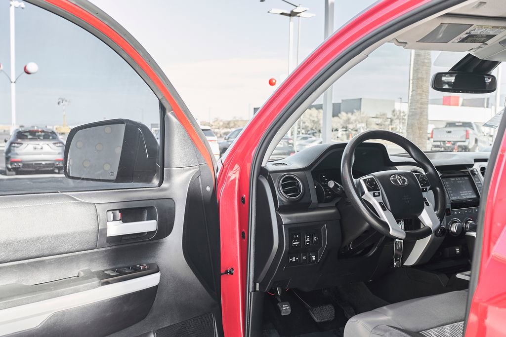 Used 2019 Toyota Tundra SR5 w/ SR5 Upgrade Package image 18