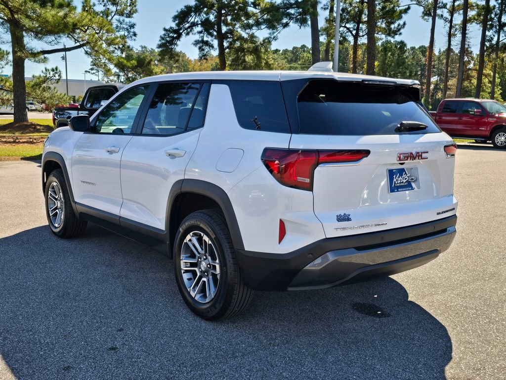 Used 2025 GMC Terrain Elevation image 5