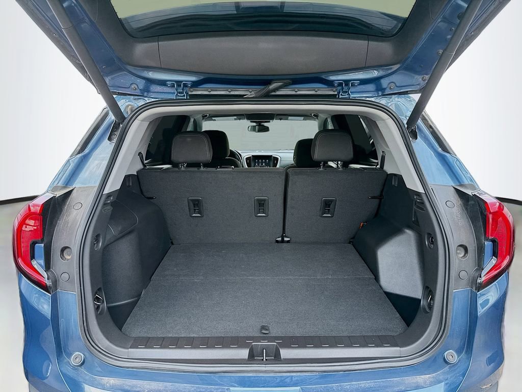 Used 2024 GMC Terrain SLE w/ Driver Convenience Package FWD image 23