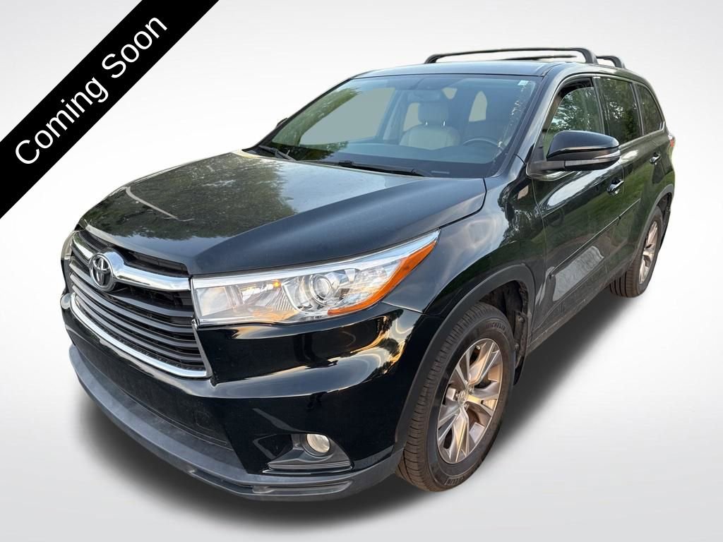Used 2015 Toyota Highlander Plus AWD/4WD image 1