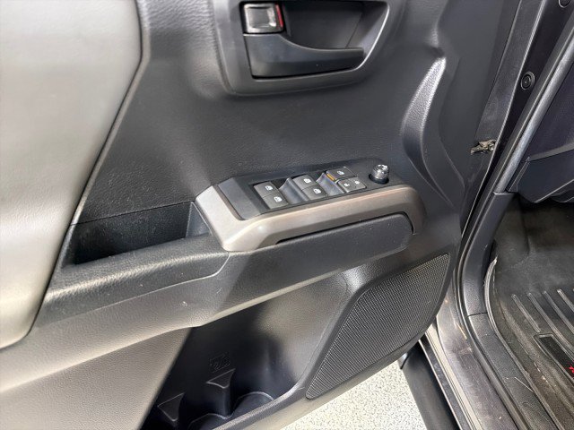 Used 2022 Toyota Tacoma SR5 w/ Technology Package image 22