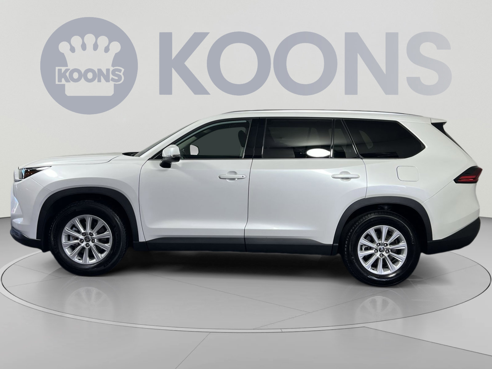 Used 2025 Toyota Grand Highlander AWD image 2