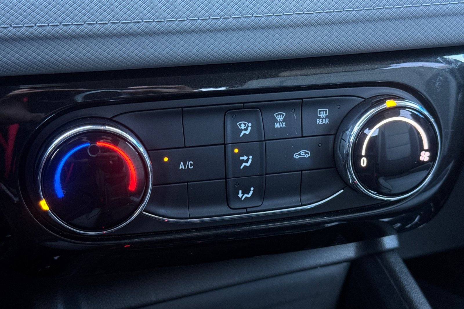 Used 2025 Chevrolet TrailBlazer LT image 30