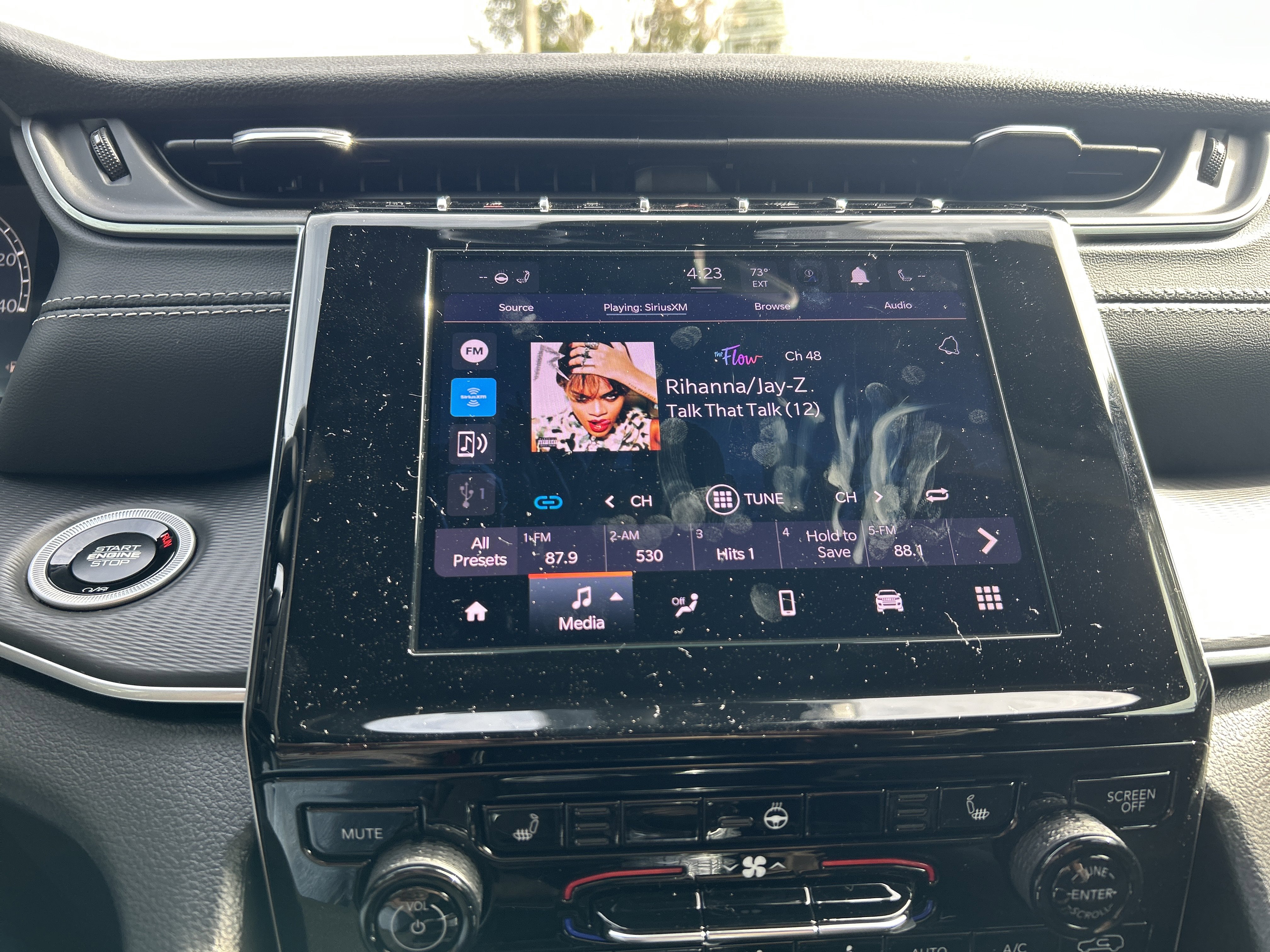 New 2025 Jeep Grand Cherokee Altitude image 28