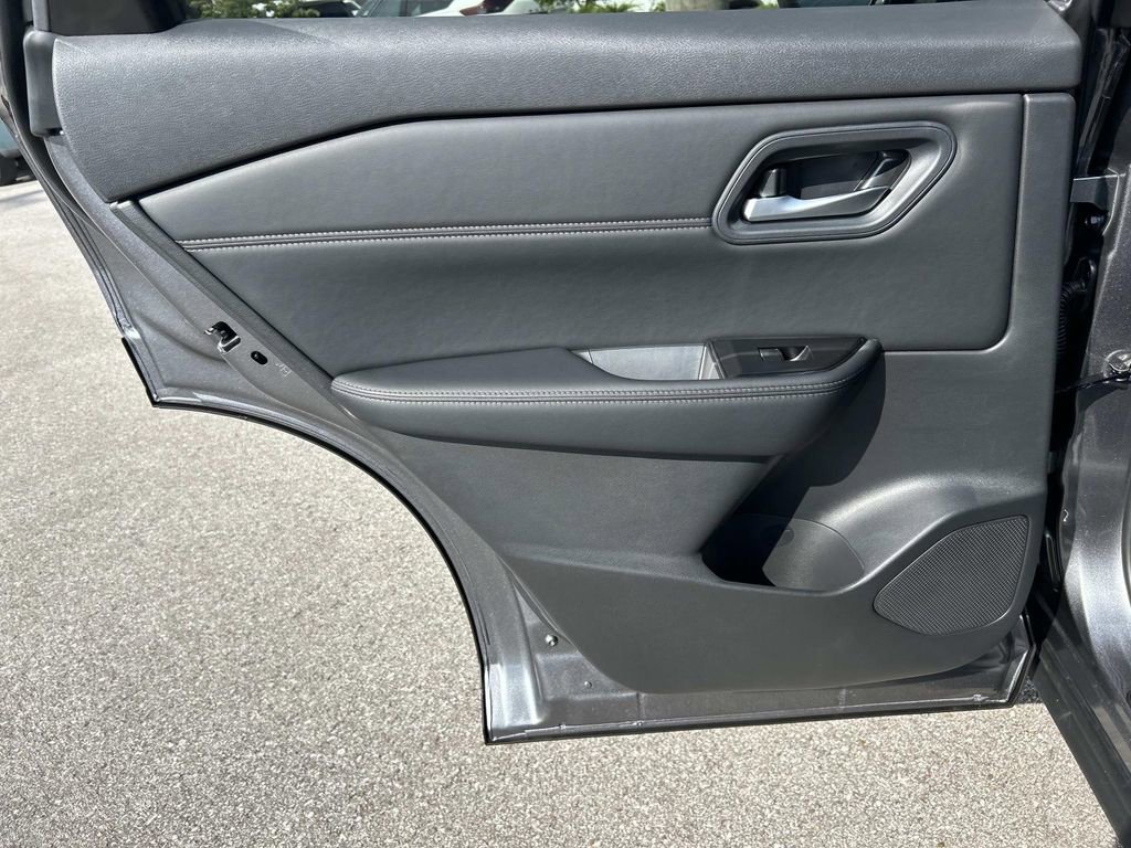 New 2026 Nissan Rogue Dark Armor AWD/4WD image 23