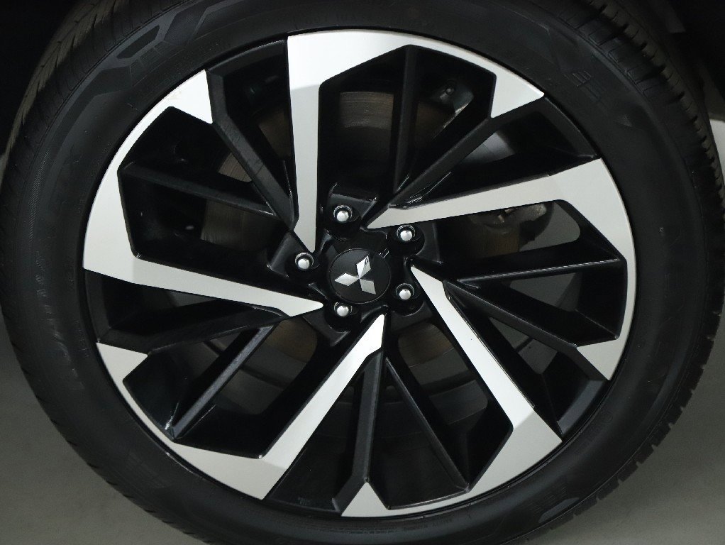 Used 2024 Mitsubishi Outlander SE image 40