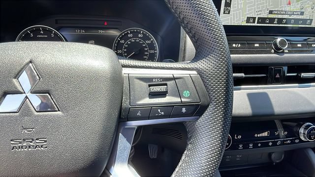 Used 2025 Mitsubishi Outlander SE AWD/4WD image 23