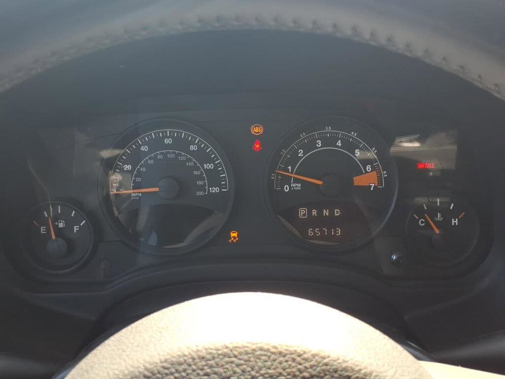 Used 2015 Jeep Patriot Latitude AWD/4WD image 18