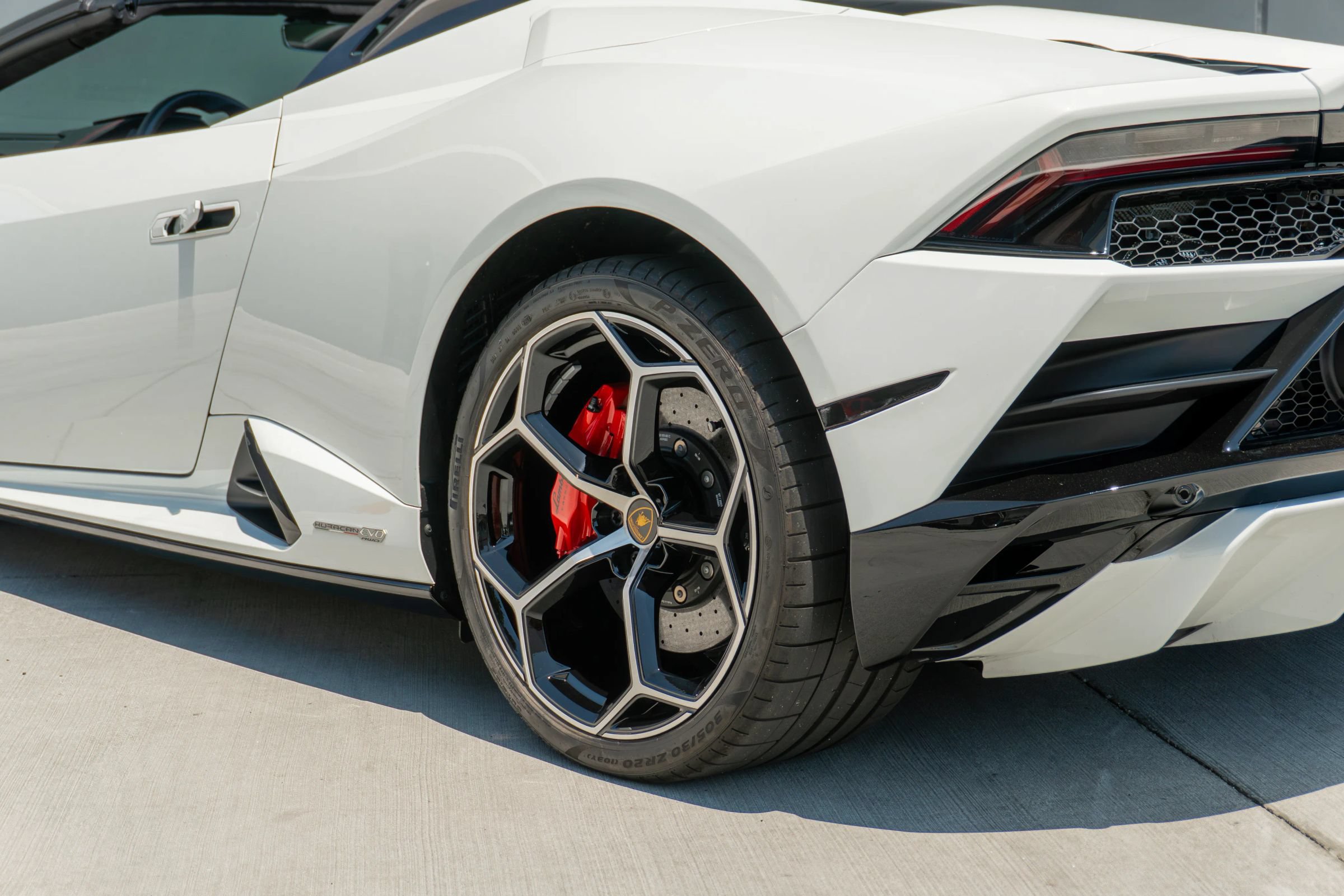 Used 2023 Lamborghini Huracan EVO RWD image 53