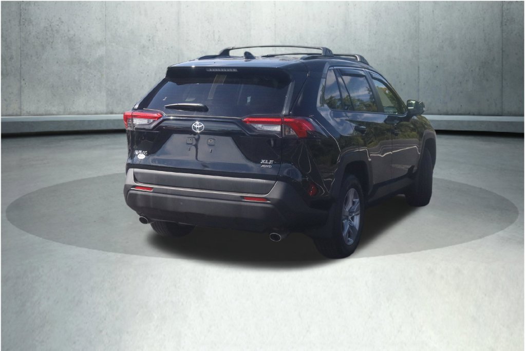 Used 2025 Toyota RAV4 XLE AWD/4WD image 24