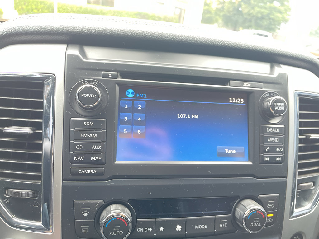 Used 2017 Nissan Titan SL image 35