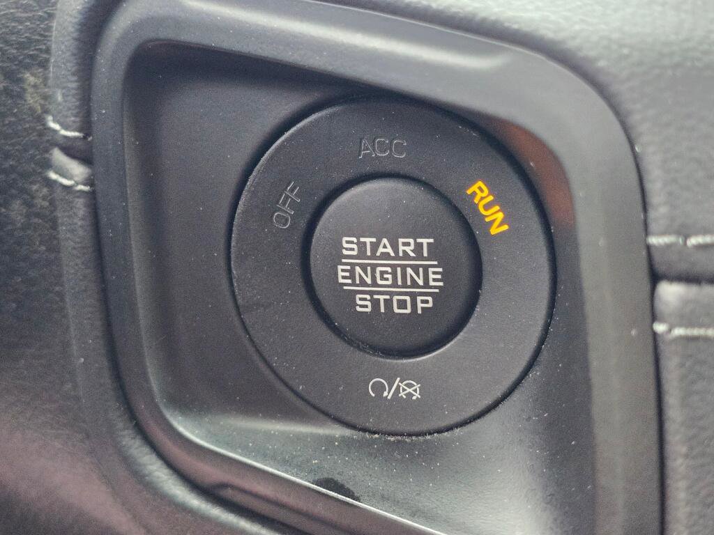 Used 2024 Jeep Wrangler Unlimited Sahara image 37