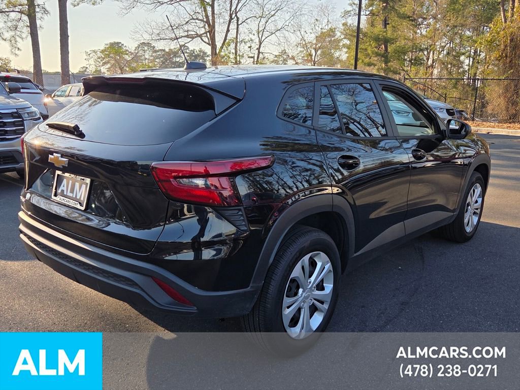 Used 2025 Chevrolet Trax LS image 6