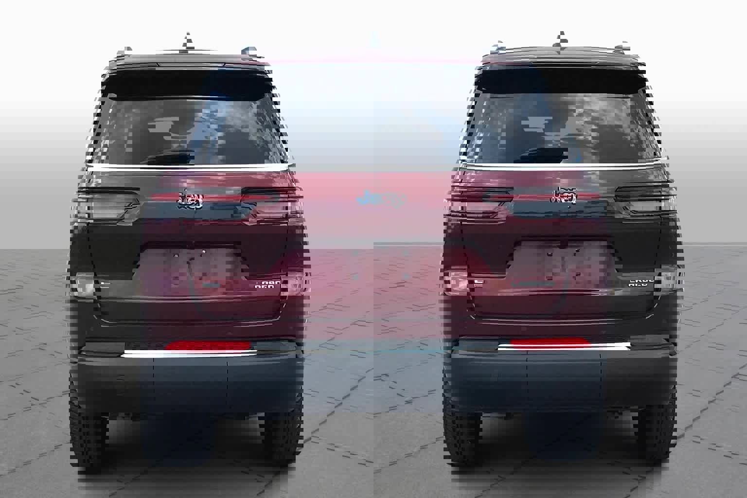 Used 2021 Jeep Grand Cherokee L Laredo w/ Luxury Tech Group I image 4