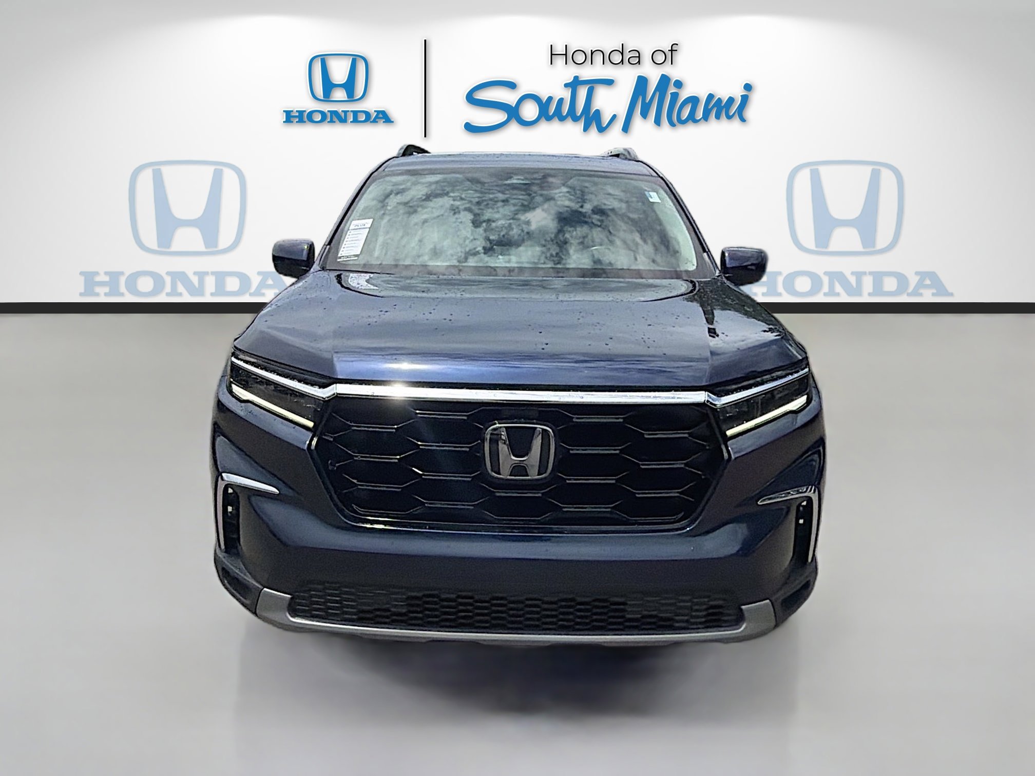 Certified 2023 Honda Pilot Touring image 2