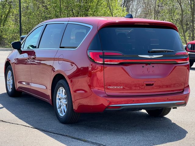 New 2026 Chrysler Pacifica Select FWD image 7