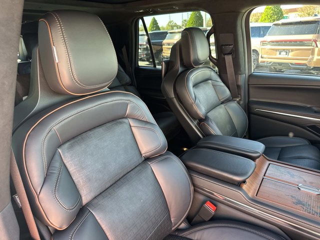 New 2025 Lincoln Navigator L Black Label AWD/4WD image 19