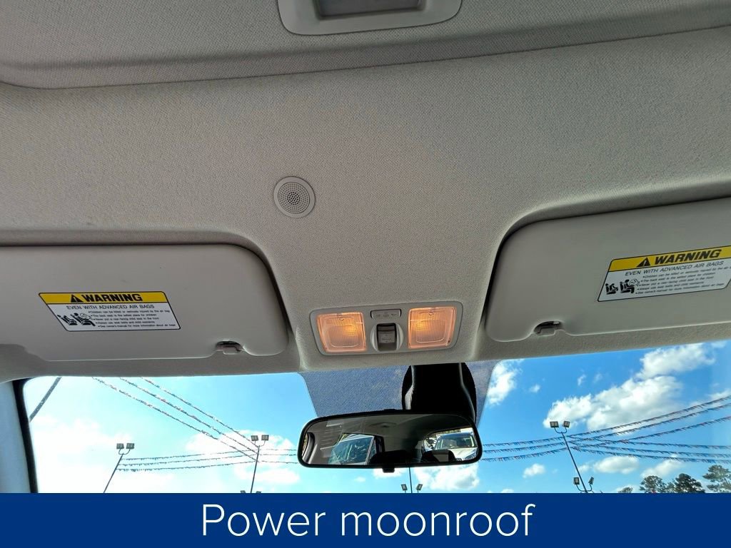 Used 2024 Hyundai Venue SEL image 31