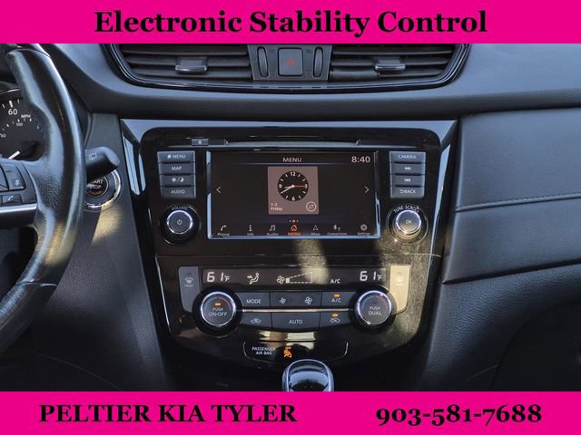 Used 2018 Nissan Rogue SV w/ Sun & Sound Touring Package image 27