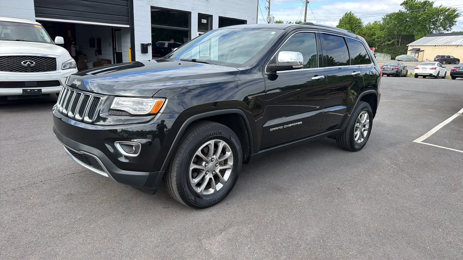 Used 2015 Jeep Grand Cherokee Limited w/ Luxury Group II RWD image 3