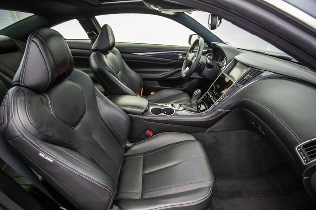 Used 2017 INFINITI Q60 Red Sport 400 image 21