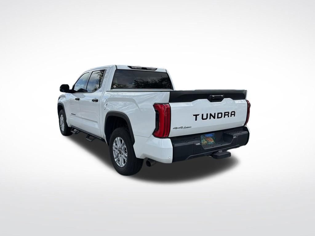Used 2022 Toyota Tundra SR5 w/ SR5 Convenience Package image 6