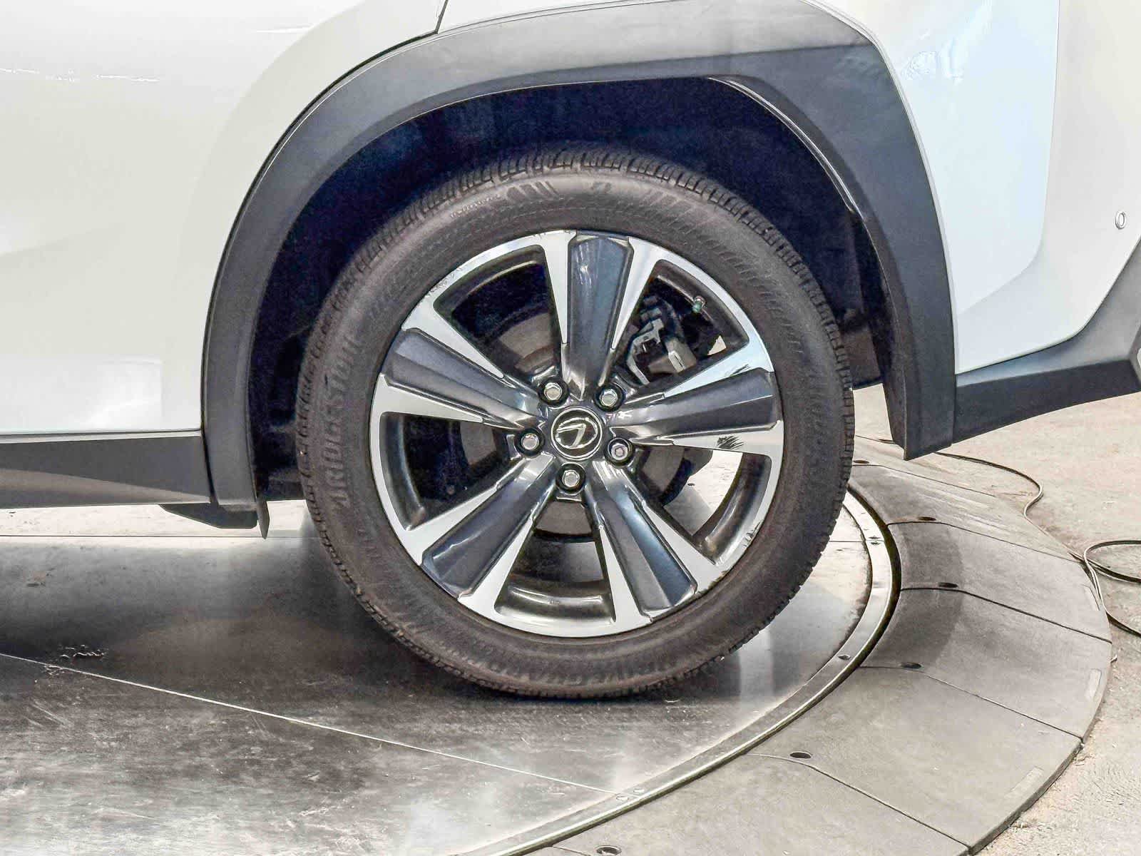 Used 2022 Lexus UX 200 w/ Accessory Package (Z2) FWD image 10
