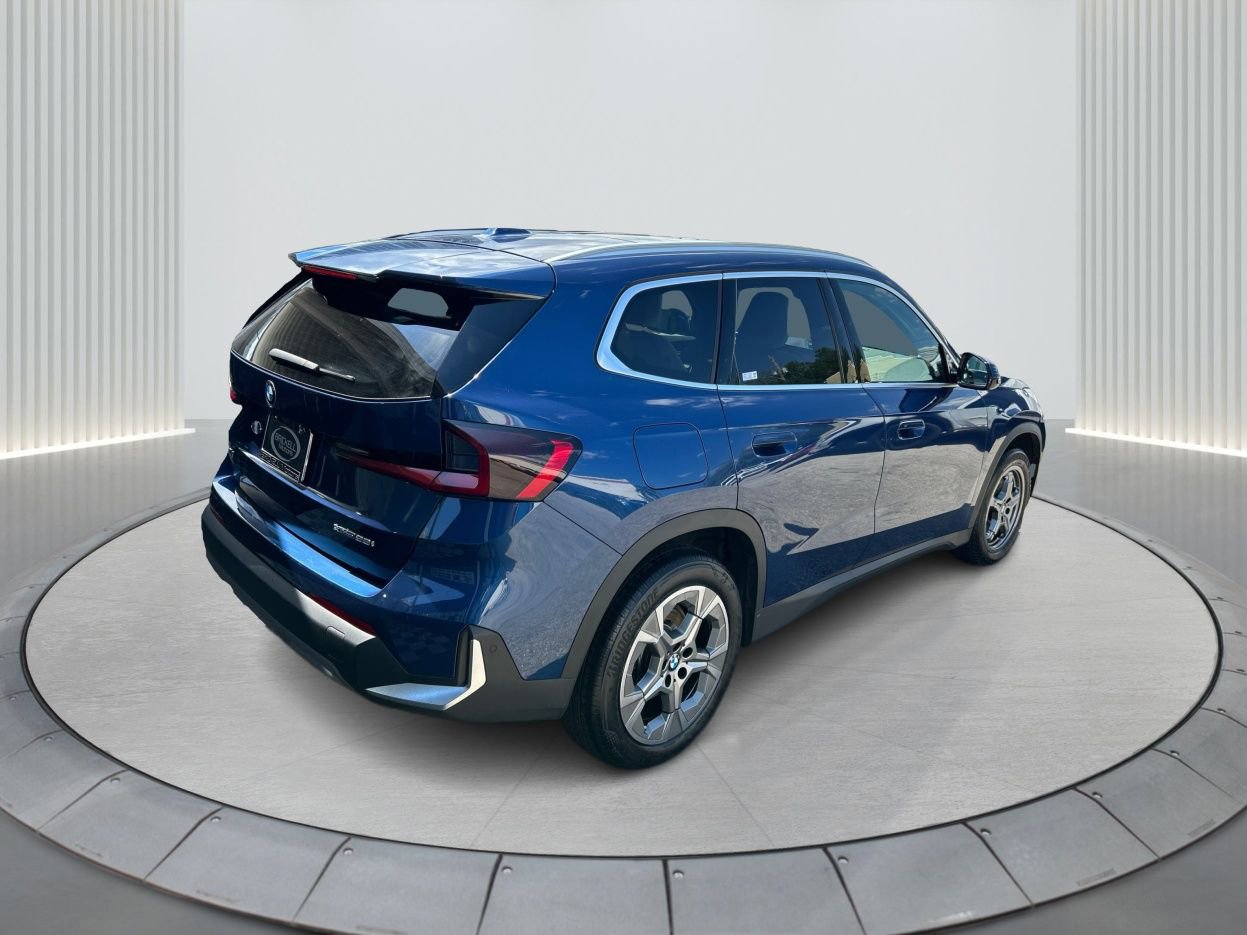 Used 2025 BMW X1 M35i w/ M Sport Professional Package image 6