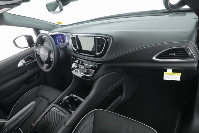 New 2026 Chrysler Pacifica Limited w/ S Appearance Package image 33