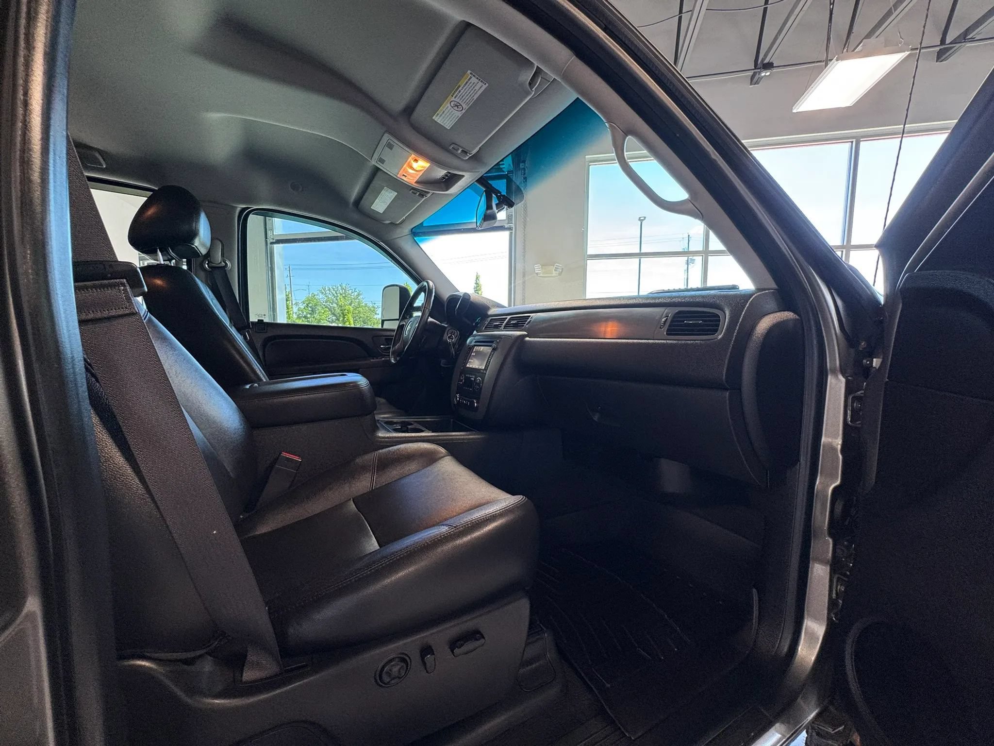 Used 2013 Chevrolet Silverado 2500 LTZ AWD/4WD image 24