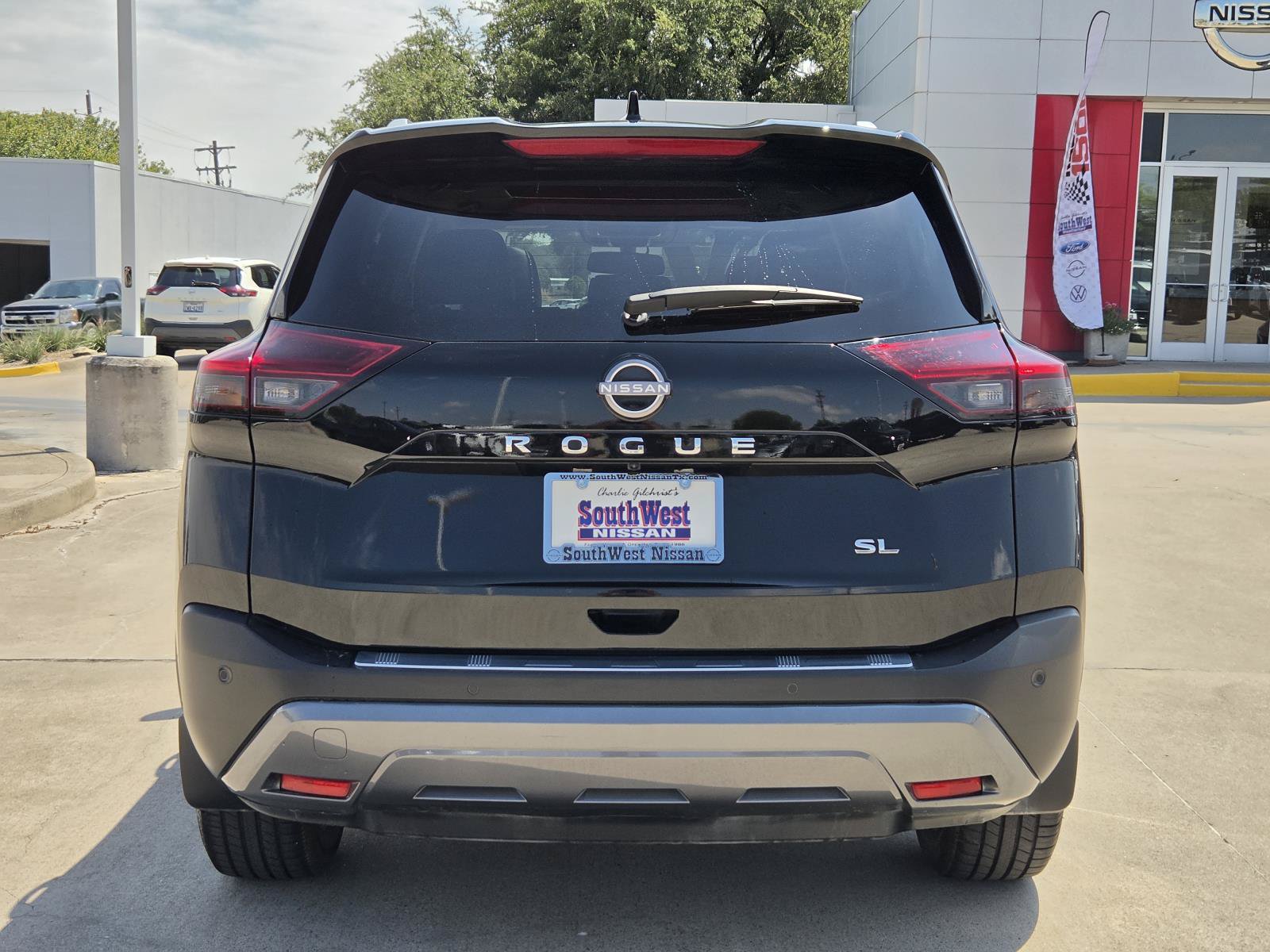 Used 2023 Nissan Rogue SL FWD image 6