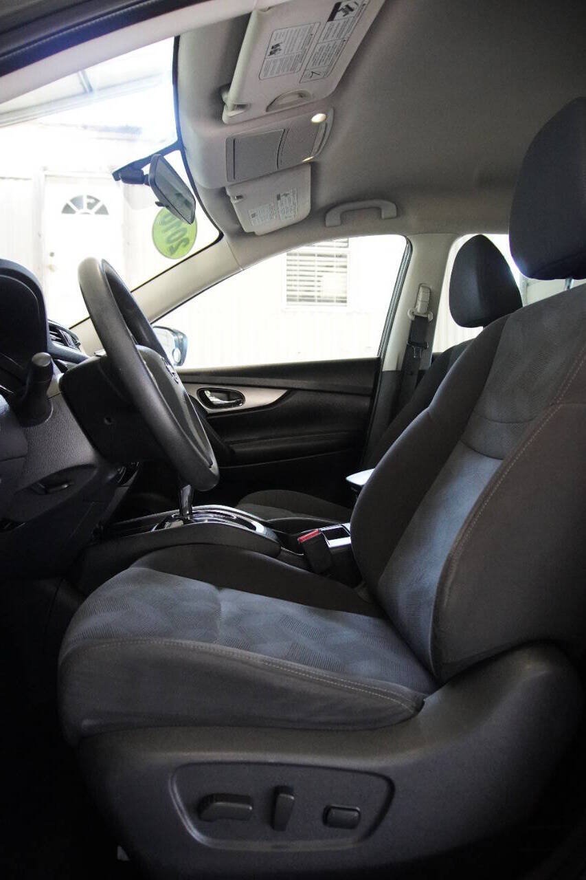 Used 2016 Nissan Rogue SV FWD image 9