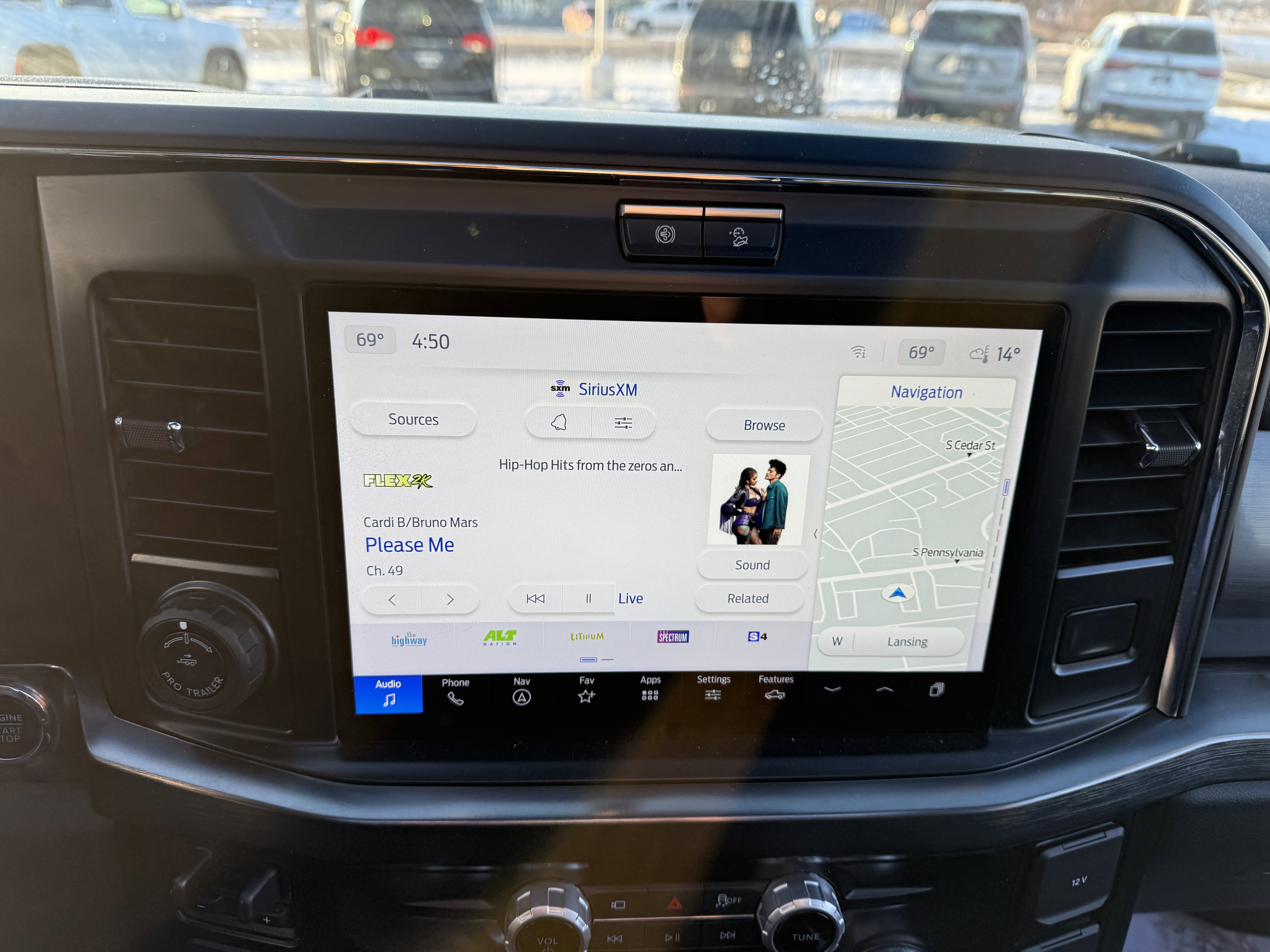 Used 2025 Ford F250 Lariat w/ Lariat Ultimate Package image 19