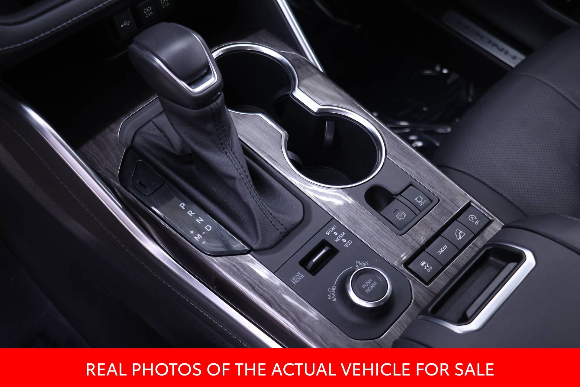 Certified 2021 Toyota Highlander Limited AWD/4WD image 12