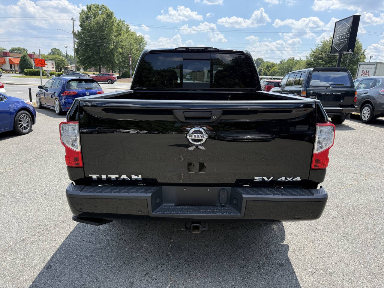 Used 2021 Nissan Titan SV w/ Accessory Utility Package AWD/4WD image 6