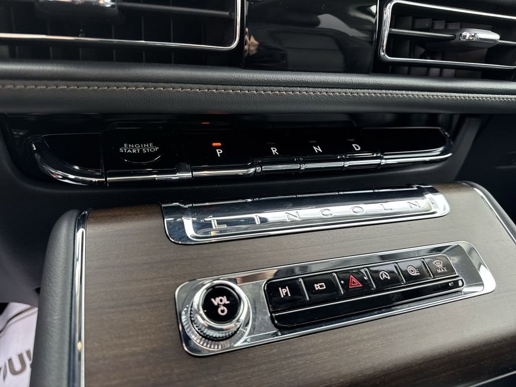 Used 2025 Lincoln Aviator Reserve w/ Jet Appearance Package image 20