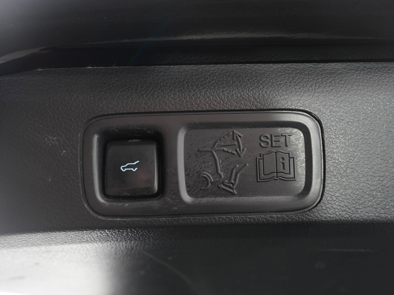 Used 2023 Ford Expedition Max Limited image 12