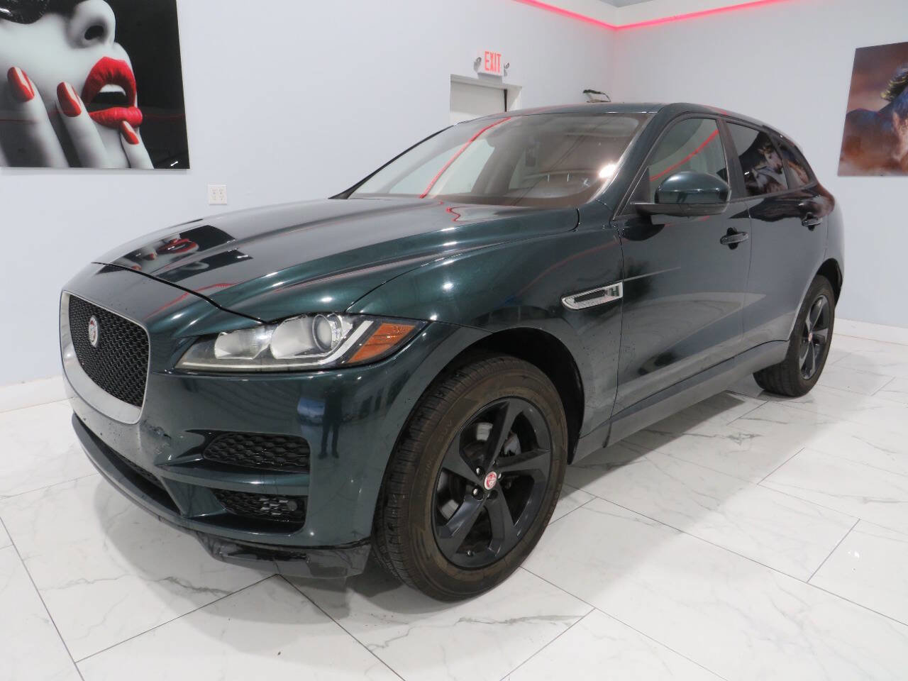 Used 2017 Jaguar F-PACE Premium image 8
