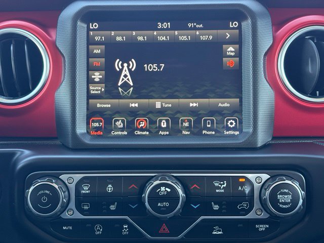 Used 2022 Jeep Gladiator Rubicon w/ Cold Weather Group AWD/4WD image 18
