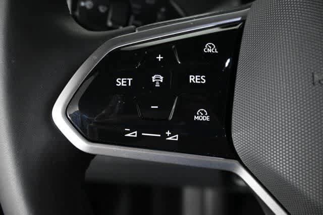 New 2025 Volkswagen ID. Buzz Pro S RWD image 24