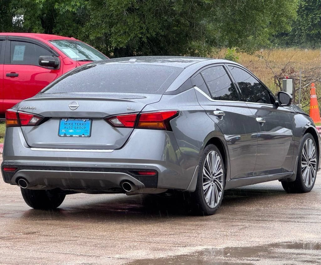 Used 2023 Nissan Altima 2.5 SL FWD image 14