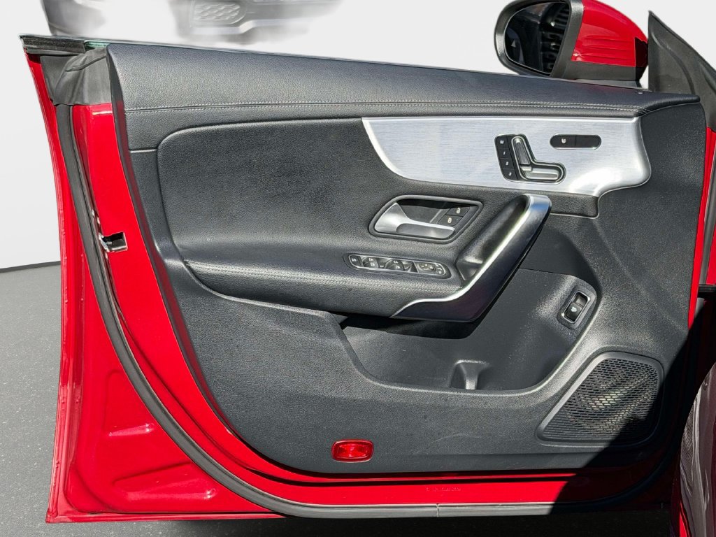Used 2021 Mercedes-Benz CLA 250 4MATIC image 12
